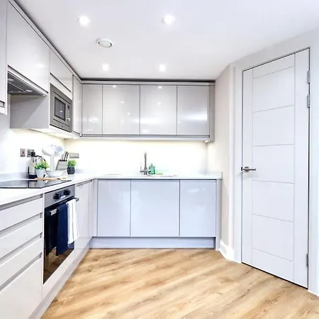 Apartment Comfortable Leeds Flat - Ideal For Long *